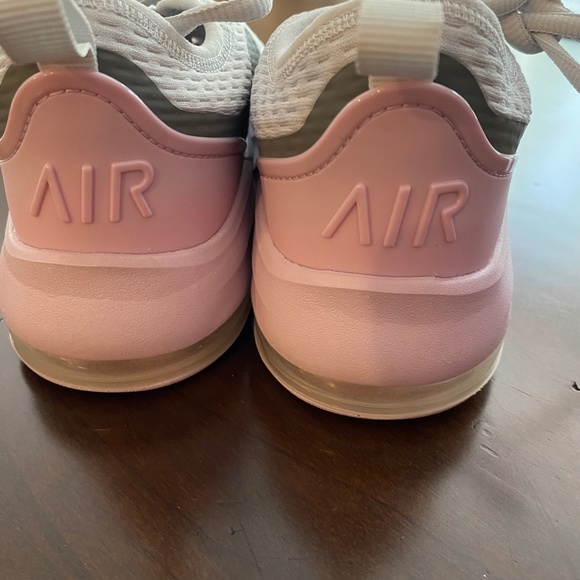 EUC Nike Air Max Motion 2 Pink Gray Youth Running Shoes - Picture 4 of 5